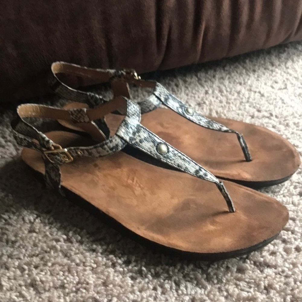 Clarks leather snakeskin sandals EUC size 8